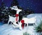 Два деревянных оленя с красным бантом на рождественские украшения